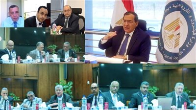 وزير البترول يعقد اجتماع اللجنة العليا لمتابعة تنفيذ عدد من المشروعات الجديدة