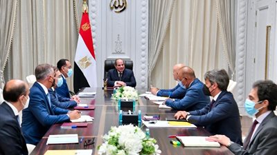 الرئيس السيسى يستقبل رئيس «إينى».. ويؤكد: نتطلع لاستغلال أمثل لموارد مصر من الطاقة