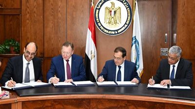 توقيع 4 اتفاقيات بحث جديدة بإستثمارات 155 مليون دولار في الصحراء الغربية وخليج السويس ووادى النيل