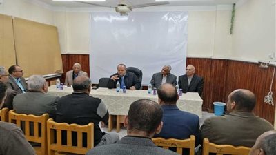 أبو وردة يختتم جولاته بزيارة قطاع سوهاج..ويؤكد على ضرورة رفع معدلات الآداء والتحصيل