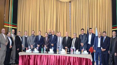 بالصور.. الشركة العامة للبترول تكرّم مدير العمليات الخارجية لبلوغه سن التقاعد