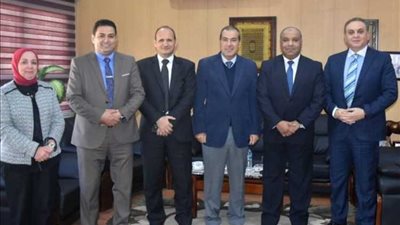 مدير معهد بحوث البترول يستقبل وفدًا من «إنبي» برئاسة أشرف بهاء