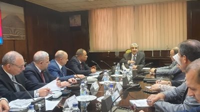 للمرة الأولى..وزير الكهرباء يلتقى رئيس وقيادات 