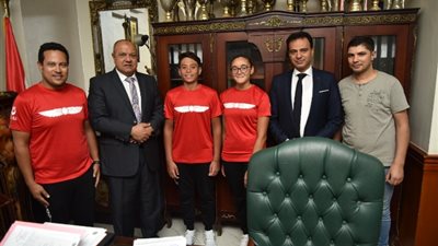 قبيل سفرهم..رئيس