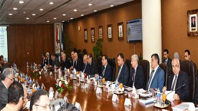 الملا يعتمد الموازنات التخطيطية لشركتي «التعاون» و «مصر للبترول»