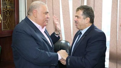 بحضور السيسى وقيادات الشركة..إحتفالية ببلوغ رئيس قطاع العدادت وأنظمة الشحن