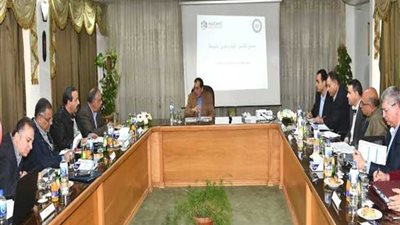 الخميس.. وزير البترول يجتمع بلجنة متابعة مشروعات التكرير