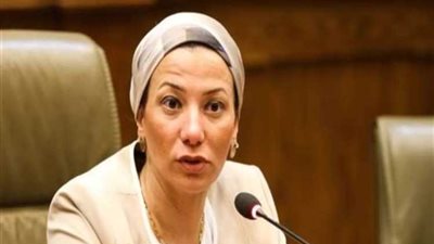 «البيئة»: خطة لتحويل وسائل النقل العام للعمل بالغاز والكهرباء
