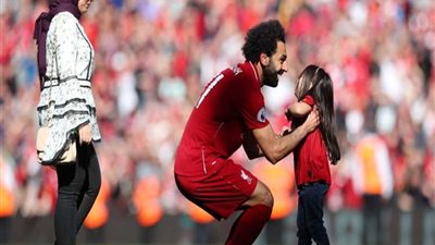 انضمام وافد جديد لأسرة اللاعب العالمى محمد صلاح