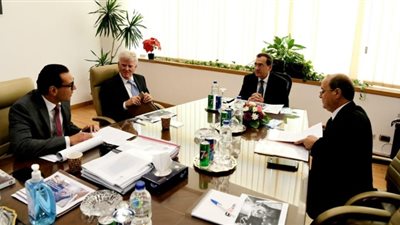 إدارة لسلامة العمليات بكل شركة فى قطاع البترول