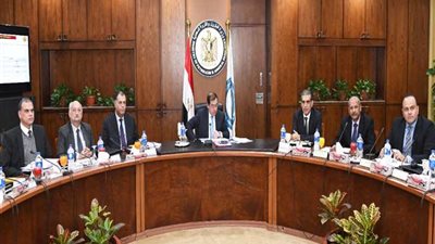 وزير البترول يعتمد الموازنة التخطيطية لشركتى رشيد والبرلس