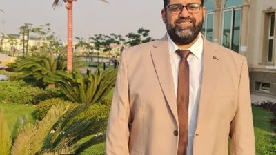 لنزاهته وخبرته الكبيرة..