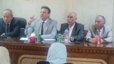 تفاصيل اجتماع رئيس وقيادات 