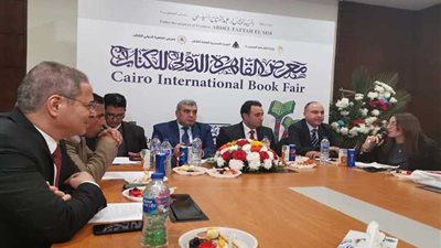 بحضور دسوقى..توقيع كتاب  لعبة السياسة .. الوهم والحقيقة لوائل الشهاوى