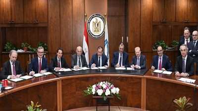 وزارة البترول تعلن إنتهاء كافة النزاعات الخاصة بمصنع إسالة الغاز بدمياط