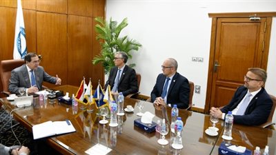 وزير البترول يستقبل النائب الأول لرئيس شركة توتال للطاقة لقارة افريقيا