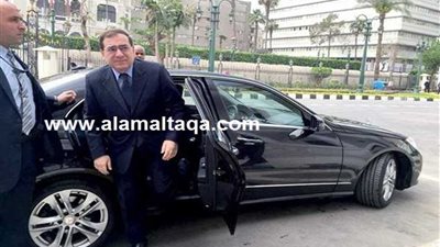 تفاصيل غياب وزير البترول أسبوعين خارج البلاد