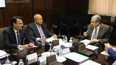 وزير الكهرباء يتابع مؤشرات الأداء بنطاق عمل