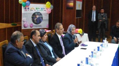 قيادات الكهرباء يشاركون فى إحتفالية تكريم نجلاء زغلول لبلوغها المعاش