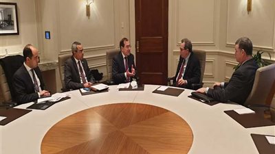 وزير البترول يلتقي النائب الاول لرئيس شركة نوبل انرجى الامريكية