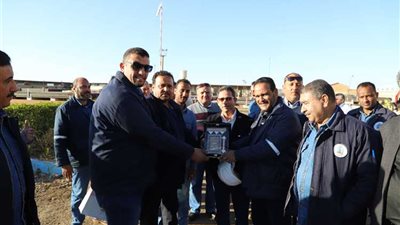 تفاصيل جولات رئيس العامة للبترول بحقول الشركة