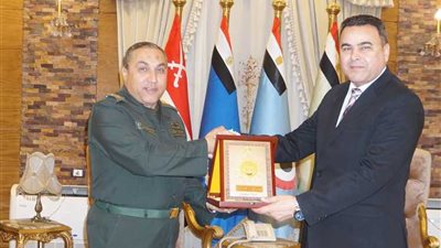 الشابوري يزور المنطقة الجنوبية العسكرية في عيد الشهيد