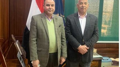 رئيس «أسيوط للتكرير» يهنئ مدير الأمن بعيد الشرطة