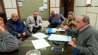 خاص بالصور .. رئيس «القناة للكهرباء» يتابع انتظام التيار بـ ٨ محافظات من غرفة العمليات