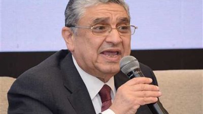 وزير الكهرباء: تعليمات مشددة لرؤساء الشركات بالإلتزام بشروط الأمان للعاملين