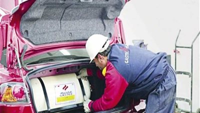 جهاز المشروعات: تمويل تحويل 34 ألف سيارة للعمل بالغاز بـ172 مليون جنيه