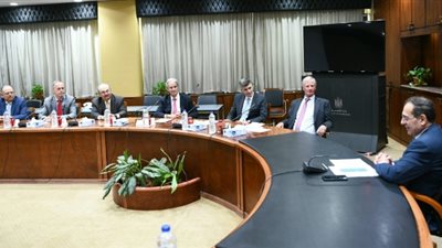 الملا يستقبل رئيس «أبكس» الأمريكية ويستعرض أنشطة الشركة فى امتيازها بجنوب شرق مليحة