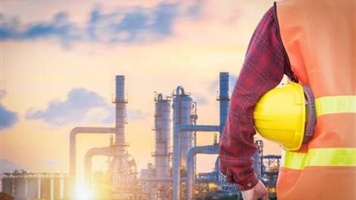 خاص.. لجنة من «البترول» تبدأ حصر المخالفات داخل إحدى شركات الخدمات