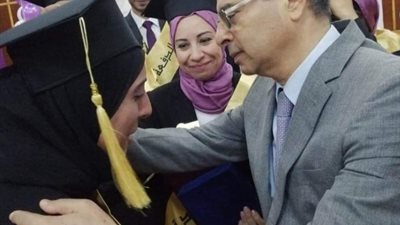 أمير القلوب وجابر الخواطر..كيف اقتنص رئيس القابضة للكهرباء صورة العام ؟