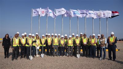 وزير الكهرباء يشهد إطلاق إشارة بدء أعمال البحر الأحمر لطاقة الرياح