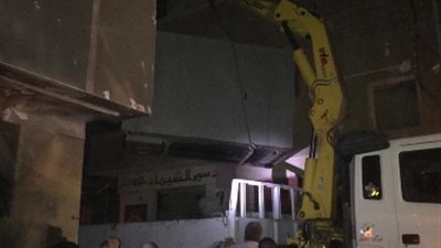 أثناء الحظر..كهرباء سوهاج تتصدى لحريق بأحد الأكشاك الرئيسية بجرجا