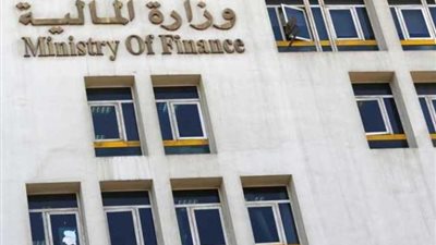 وزارة المالية تُبقي النفط عند 61 دولارًا للبرميل بموازنة 2020/2021