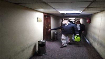 تعقيم وتطهير مبنى مجمع وزارة الكهرباء والشركة القابضة