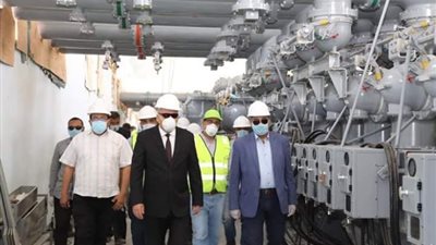 تنفذها إكس دى إجيماك..محافظ قنا يتابع سير العمل بمحطة محولات نجع حمادى جهد ٥٠٠ ك.ف.أ