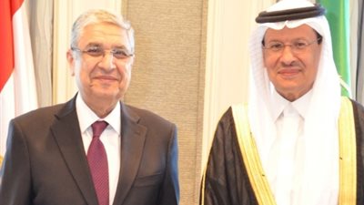 تفاصيل لقاء وزيرا الكهرباء المصرى والسعودي بالمملكة