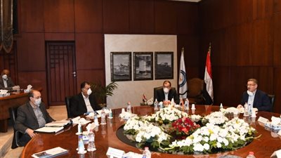 الملا يتفقد معمل ميدور ويناقش التحديات التى تواجه مشروعات التكرير والبتروكيماويات الجديدة