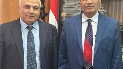 رئيسا جنوب الدلتا للتوزيع والخدمات الطبية يناقشان سبل تحسين وتطوير المنظومة الصحية للعاملين