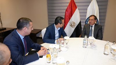 مرحلة جديدة من التعاون بين قطاع البترول وشل العالمية فى أنشطة البحث والتنقيب