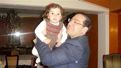 «عائشة» الأم والأبنة.. كلمة السر في حياة طارق الملا.. برج الجوزاء والمسقعة باللحمة أكلته المفضلة