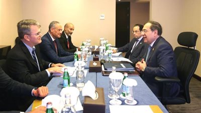 وزير البترول يلتقي وفد شركة هنى ويل العالمية برئاسة بنيامين دريجز