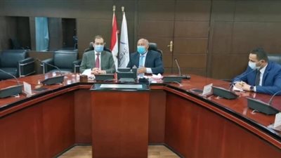 وزيرا النقل والبترول يبحثان تطورات مشروع إعادة تأهيل خط سكة حديد قنا/ سفاجا /أبو طرطور