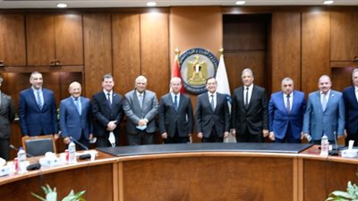 وزير البترول يبحث مع رئيس شركة روهربمبن الألمانية دعم وتعزيز أنشطة التصنيع المحلى للمضخات