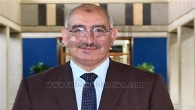 بعد تعيينه رئيسا لبتروسبورت.. هل يُبقى وزير البترول على زكريا السيد فى رئاسة انبى؟