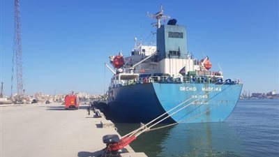 تفريغ 4028 طن إيثيلين بمحطة الصب السائل الجديدة بميناء غرب بورسعيد