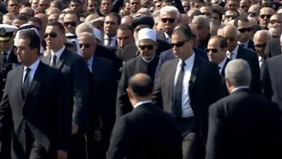 الرئيس السيسى يصل مسجد المشير للمشاركة فى تشييع جنازة الفريق العصار