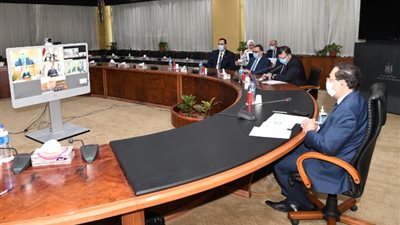 باستثمارات  2.8 مليار دولار.. توقيع عقود إنشاء مجمع أنوبك للتكرير بأسيوط